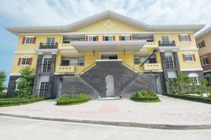 Rumah Mewah Dua Lantai